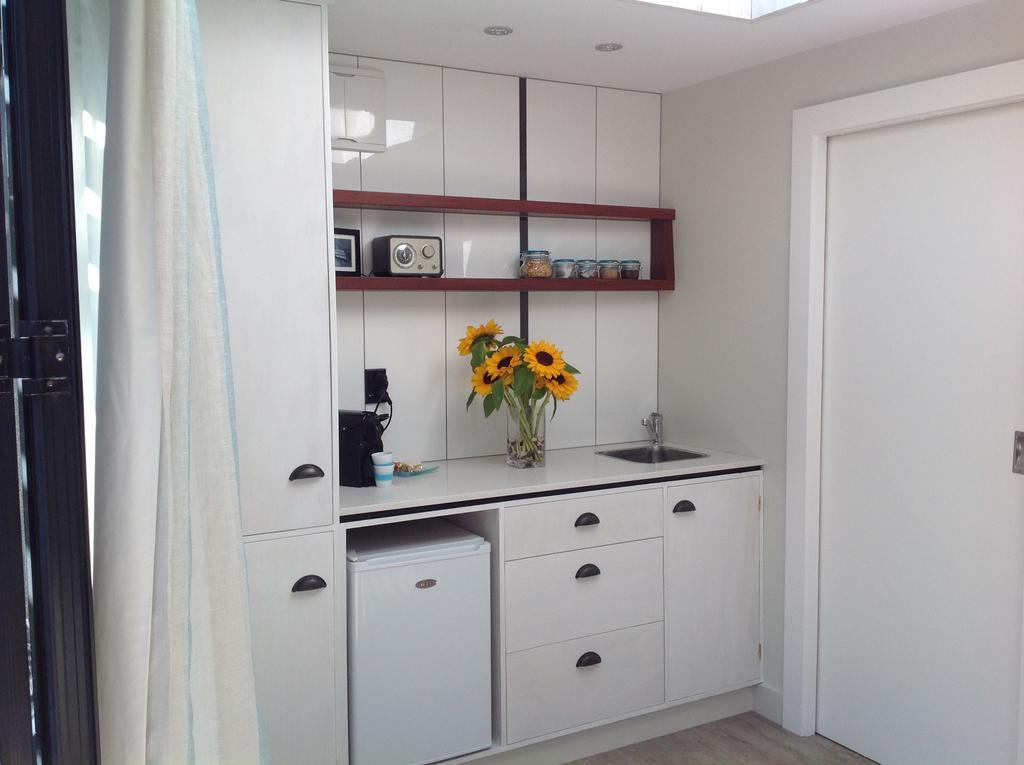 Top Floor Bed And Breakfast Paraparaumu Exterior foto